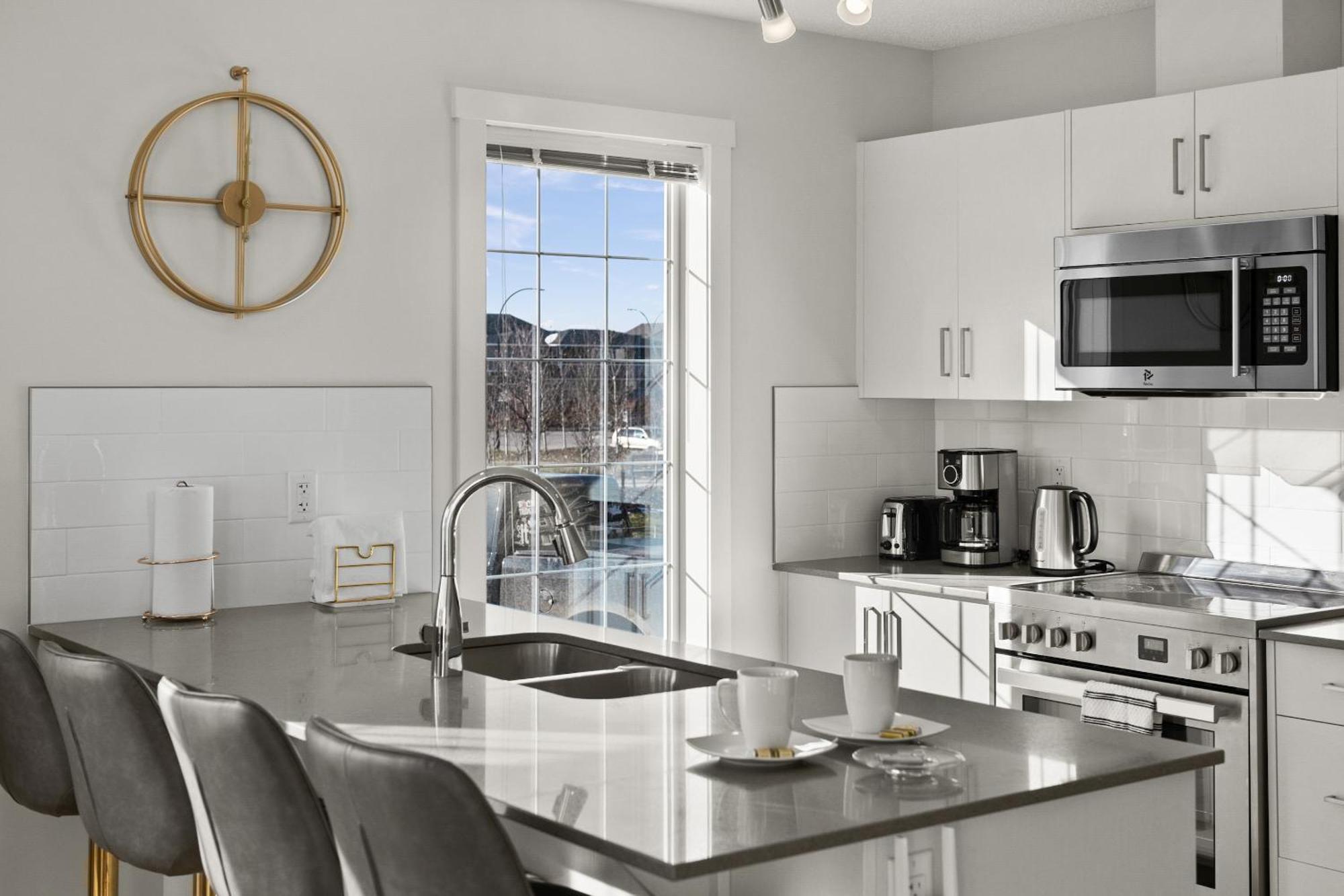 Globalstay New Apartments In Cranbrook Free Street Parking YYC Exterior foto