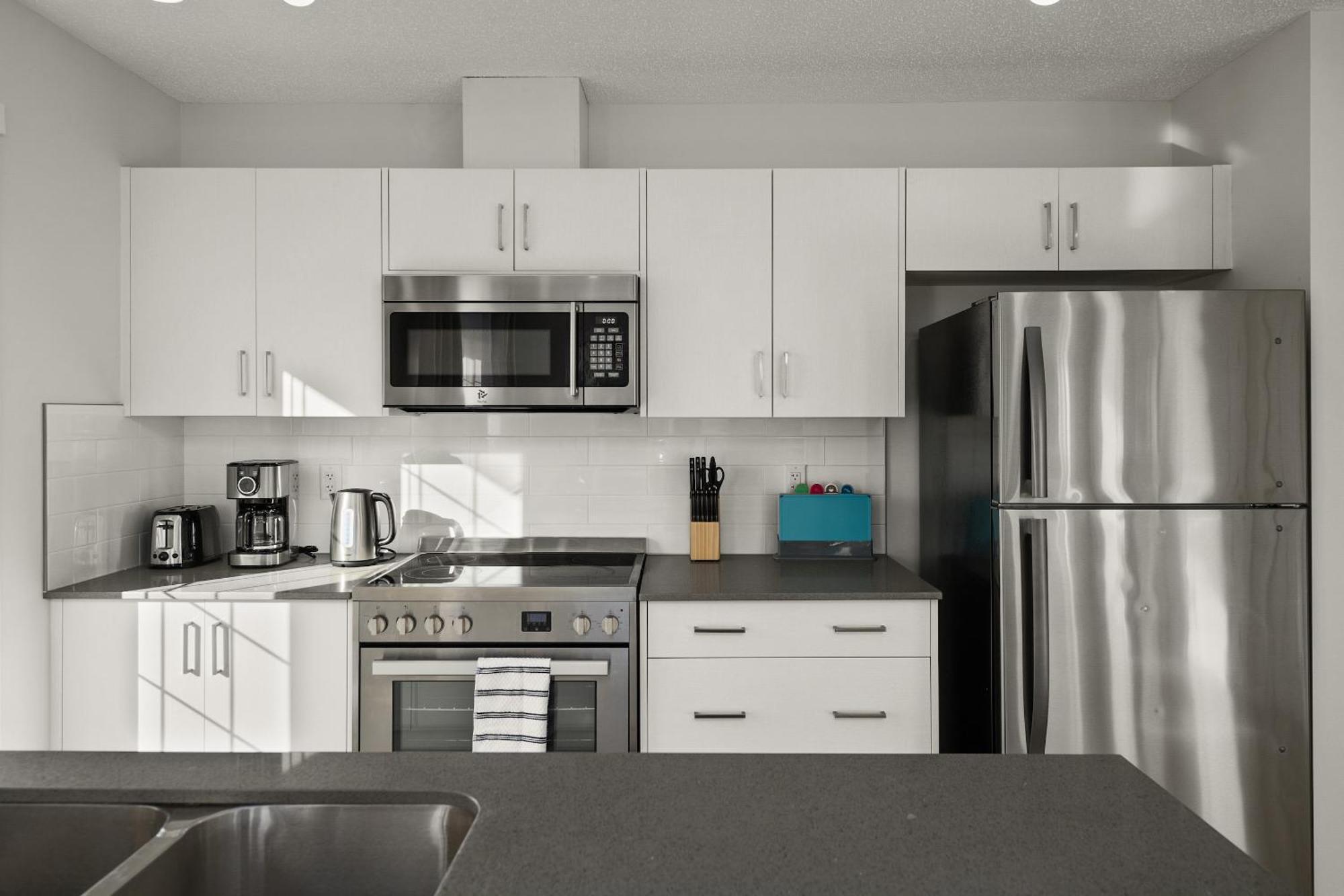 Globalstay New Apartments In Cranbrook Free Street Parking YYC Exterior foto