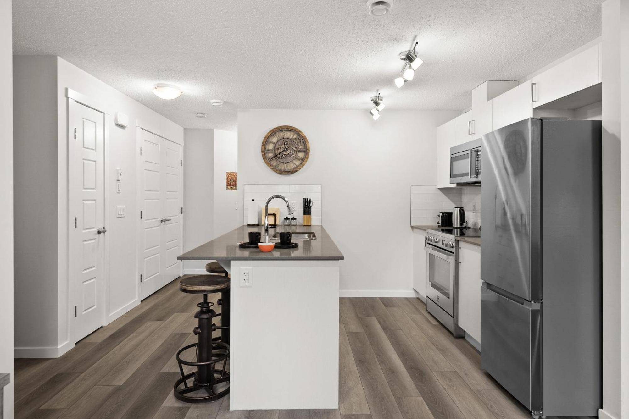 Globalstay New Apartments In Cranbrook Free Street Parking YYC Exterior foto